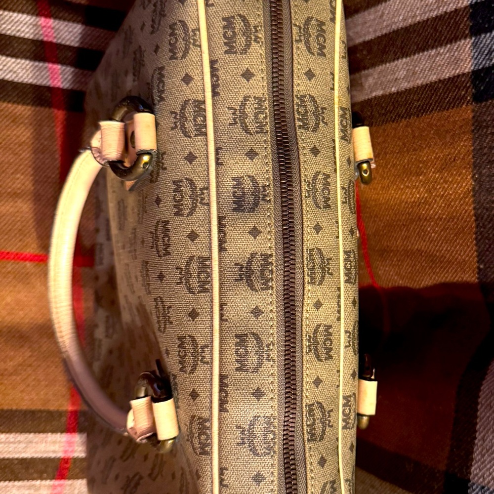 MCM Cream & Black Monogram Duffel Shoulder Bag - Picture 7 of 12